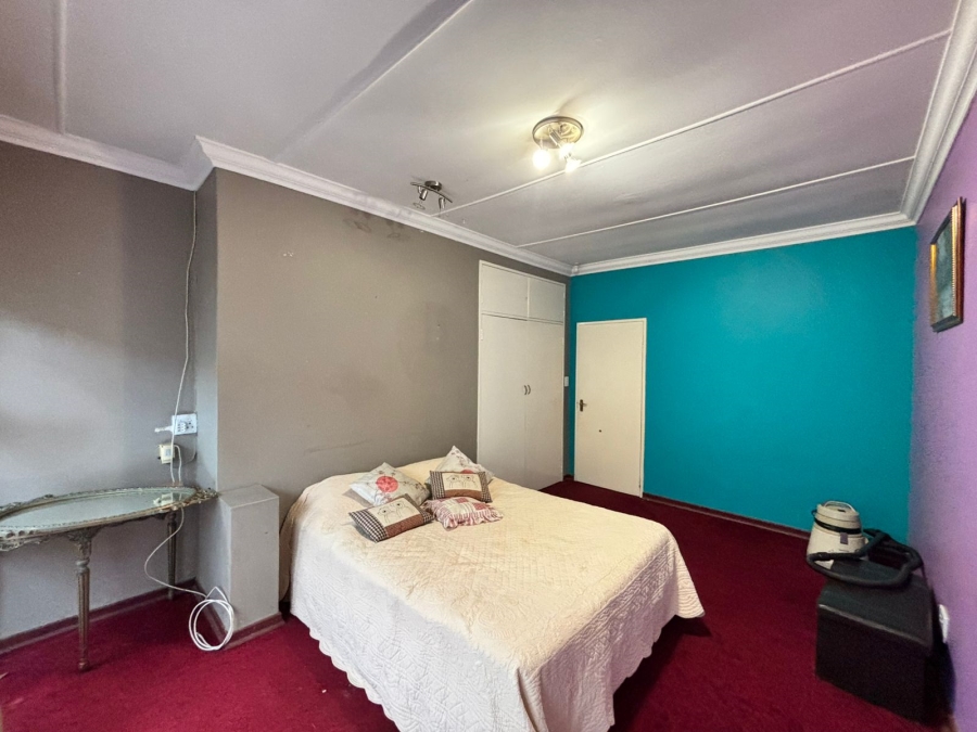 5 Bedroom Property for Sale in Flamwood North West